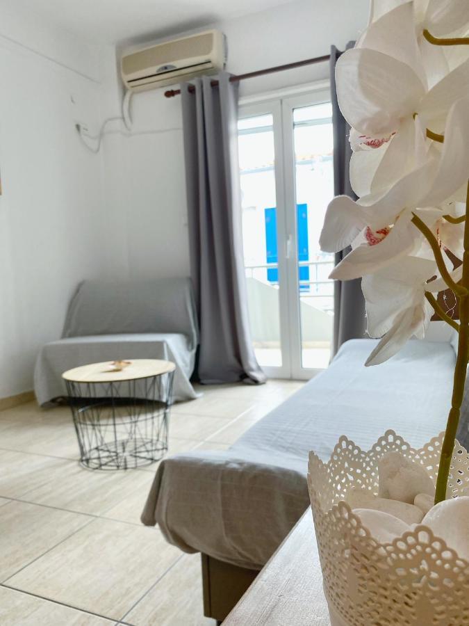 Delia Apartments Pefkochori Bagian luar foto