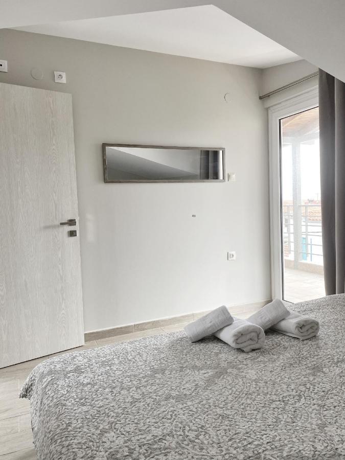 Delia Apartments Pefkochori Bagian luar foto