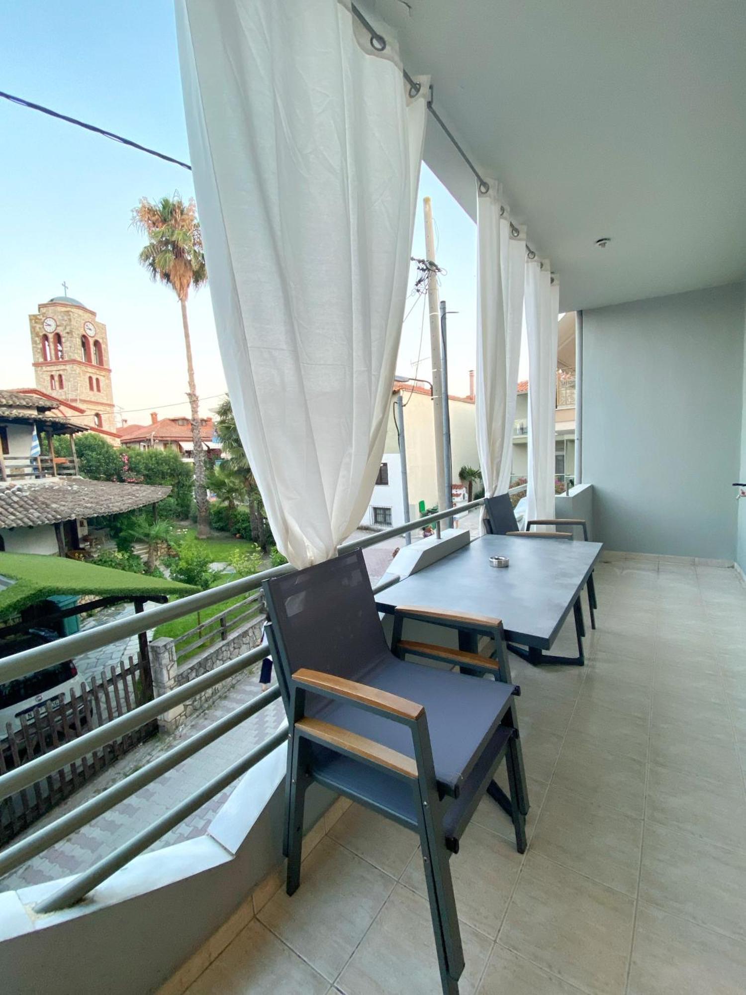 Delia Apartments Pefkochori Bagian luar foto