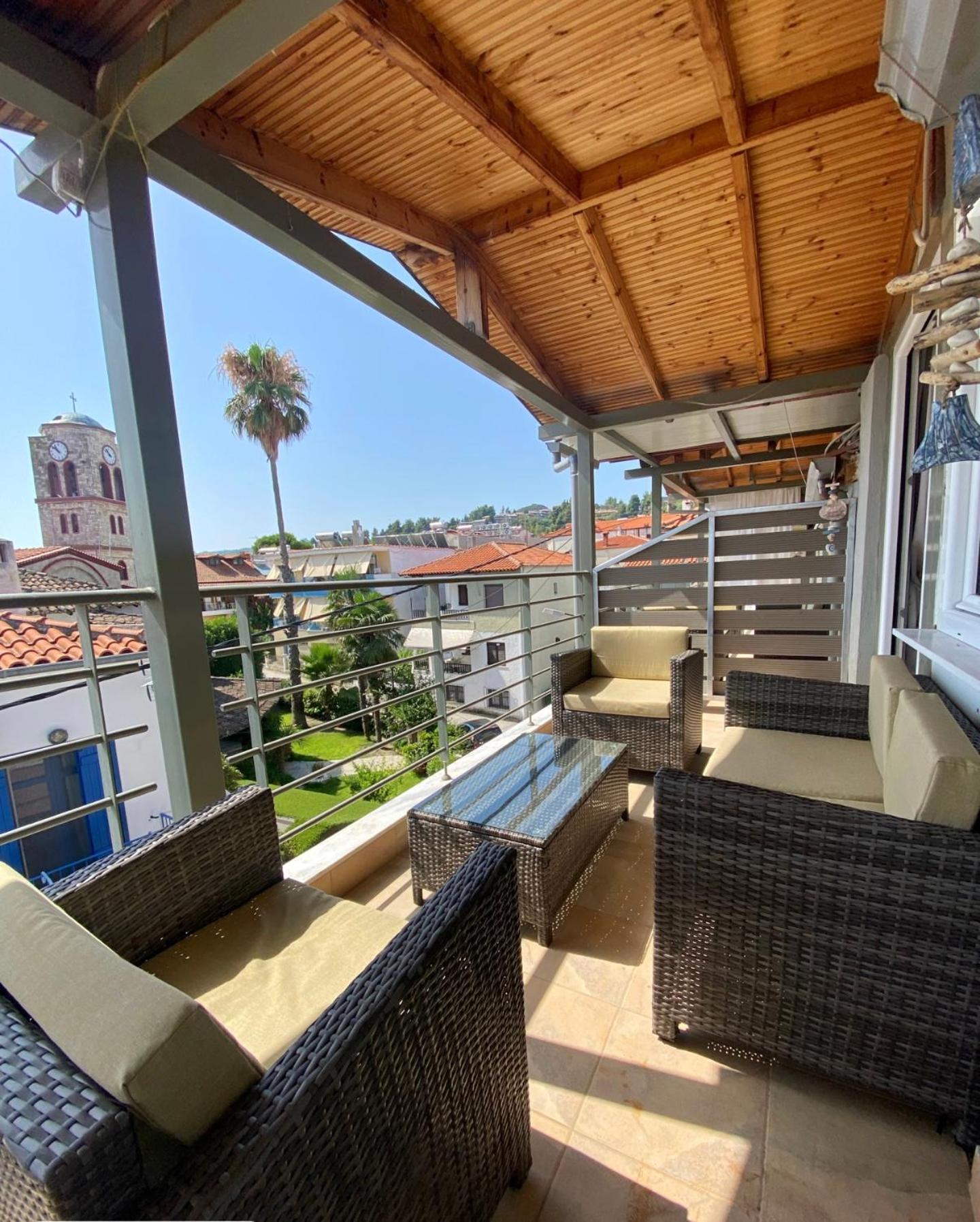 Delia Apartments Pefkochori Bagian luar foto
