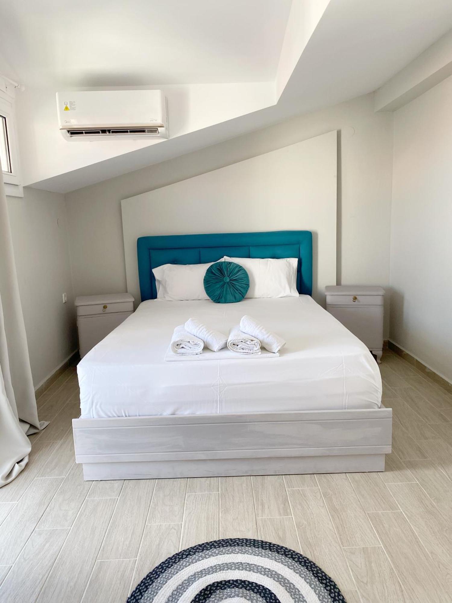 Delia Apartments Pefkochori Bagian luar foto