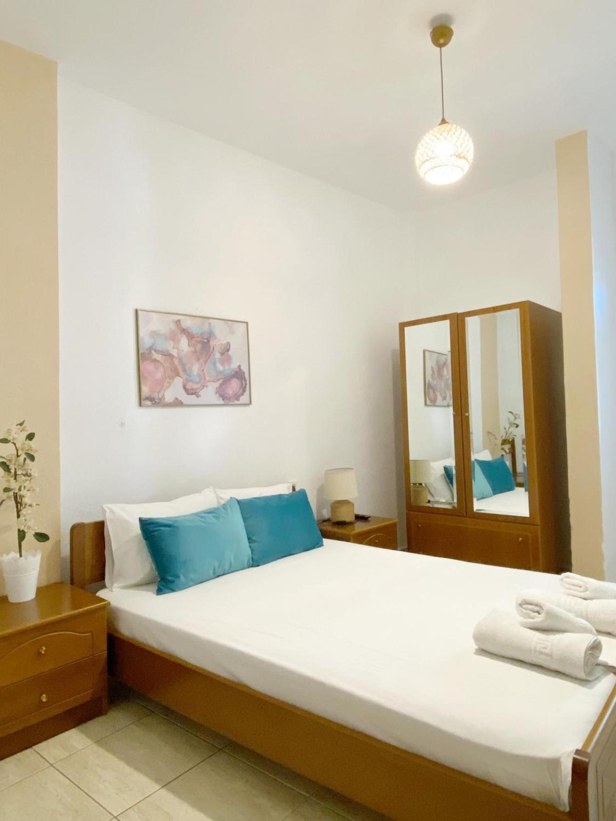 Delia Apartments Pefkochori Bagian luar foto