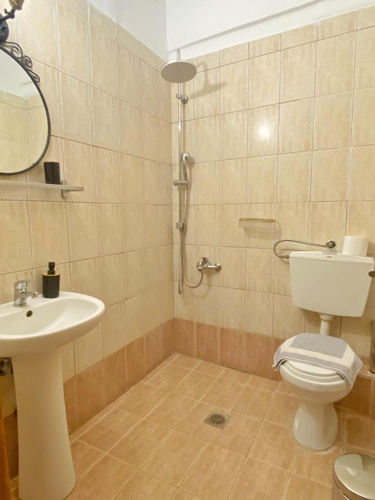 Delia Apartments Pefkochori Bagian luar foto