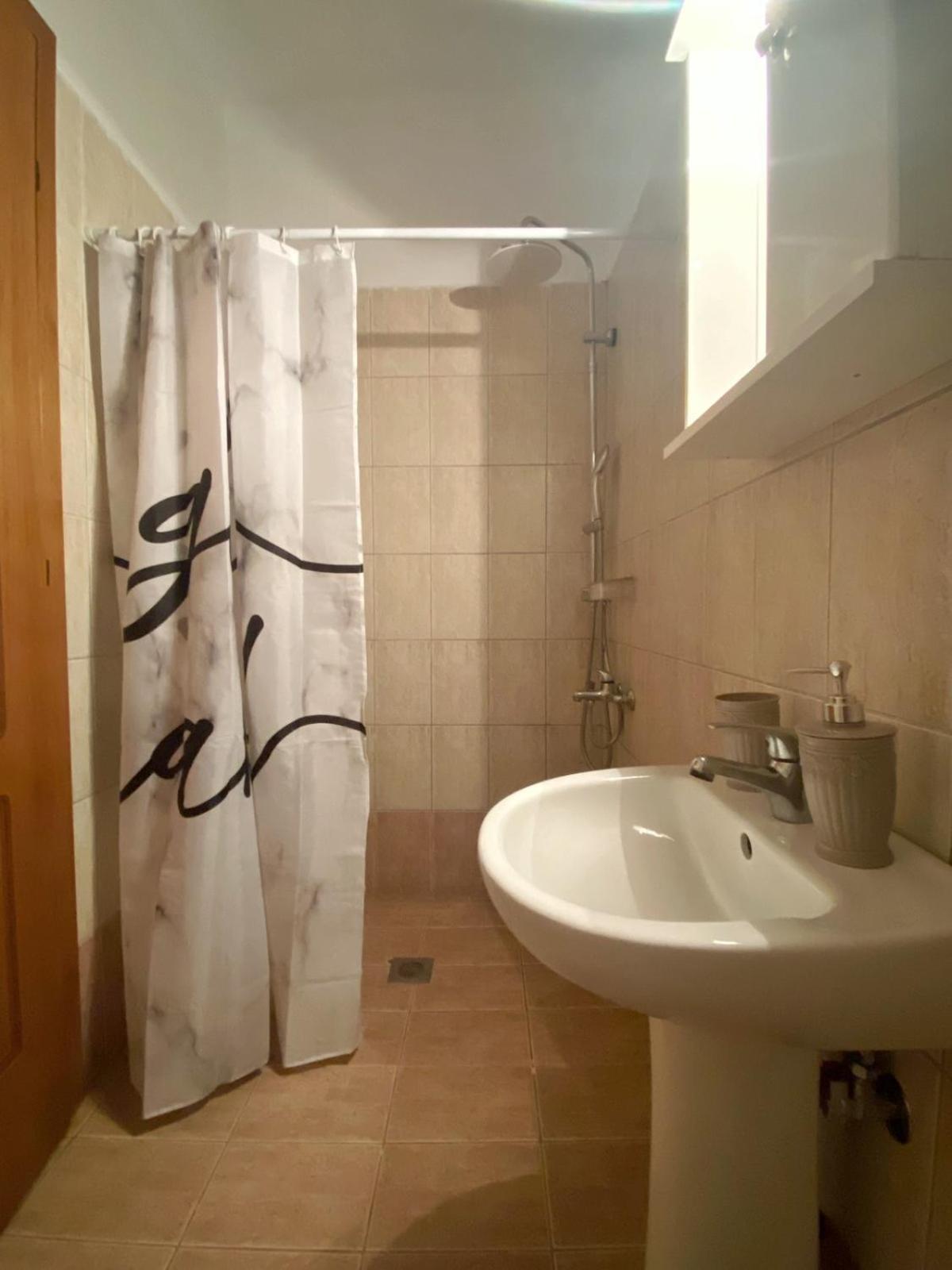 Delia Apartments Pefkochori Bagian luar foto