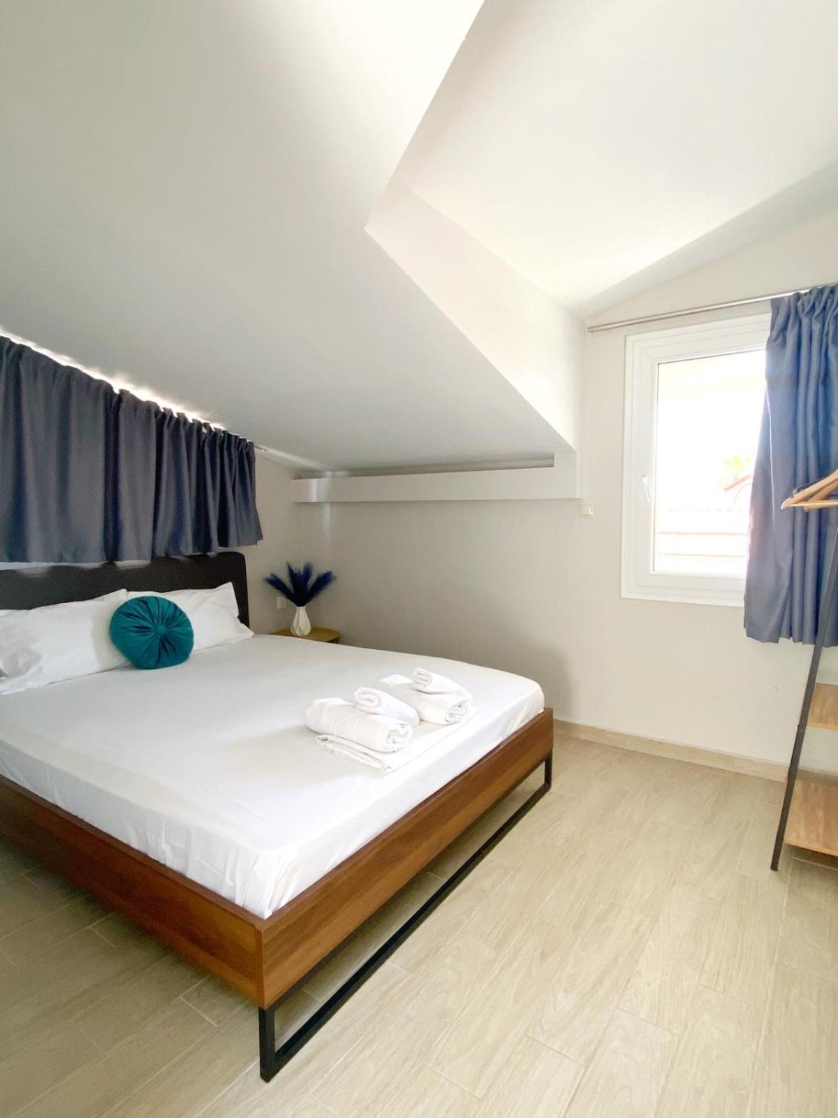 Delia Apartments Pefkochori Bagian luar foto